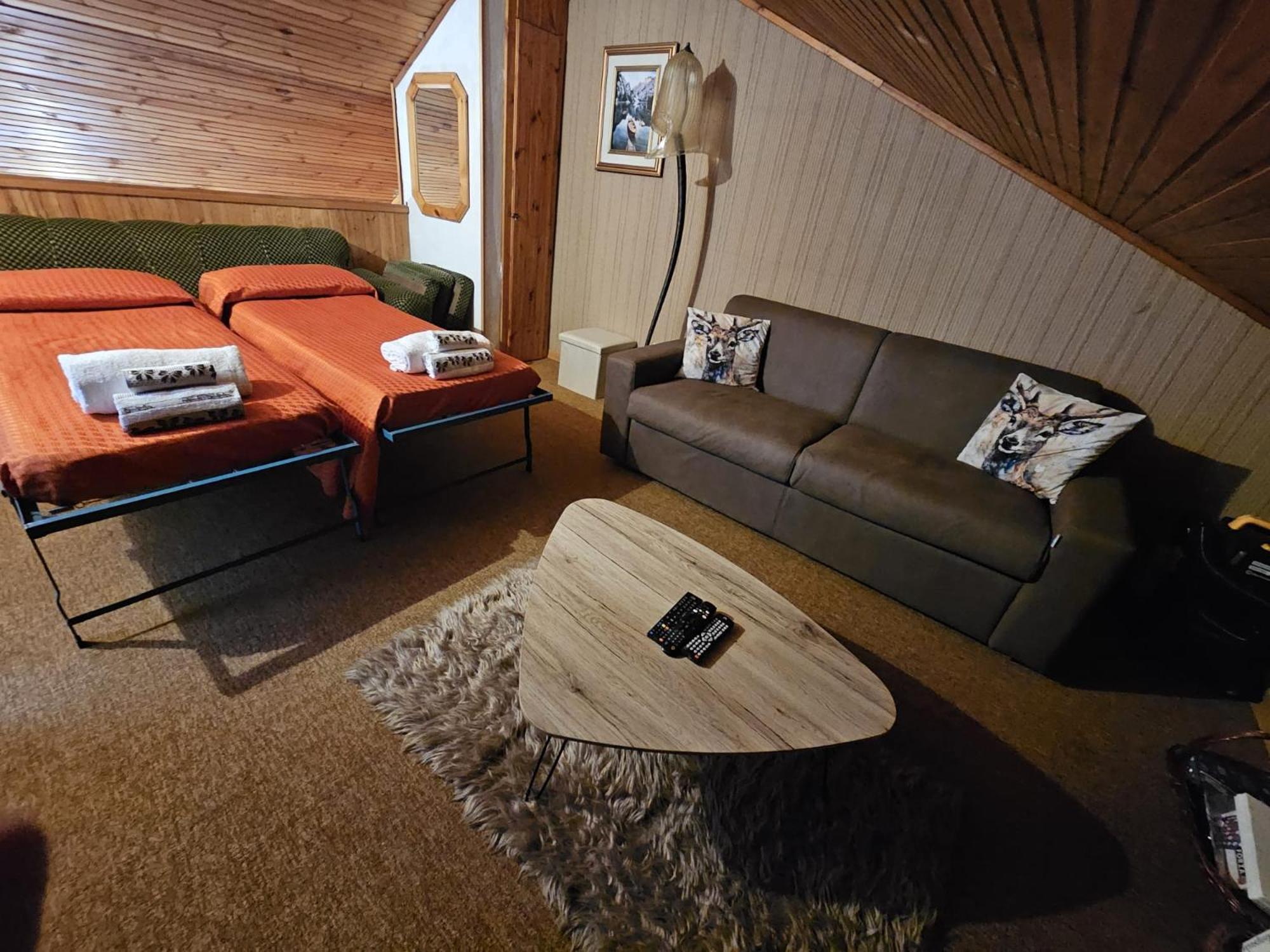 Holiday home Loricaskihome *